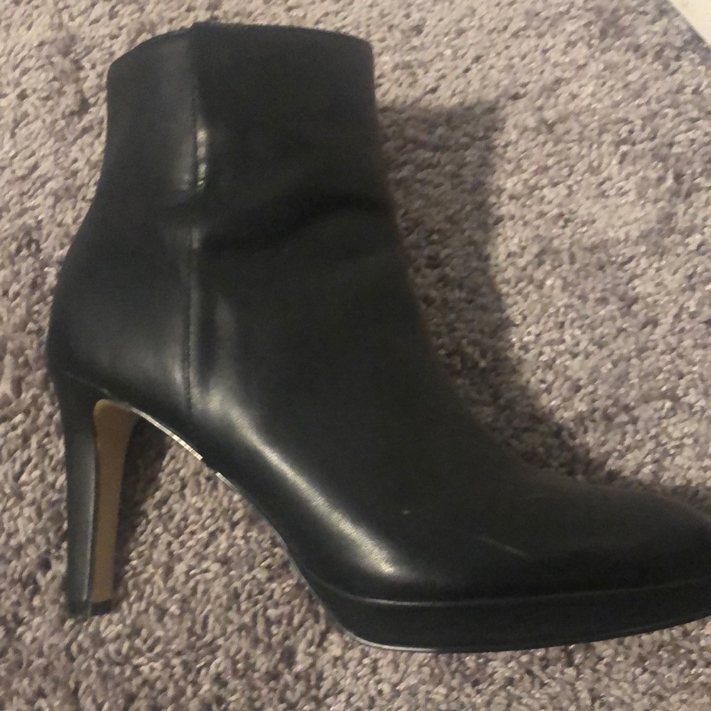 Nine west black booties